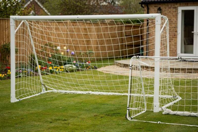 Palloni e Porte per Calcio da Giardino