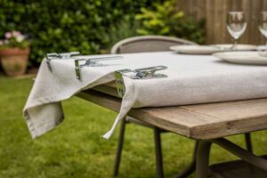I migliori fermatovaglie per giardini ed eventi all’aperto nel Regno Unito