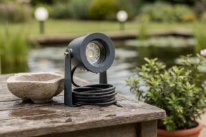 Le migliori luci per laghetti da giardino nel 2026: 5 scelte degli esperti